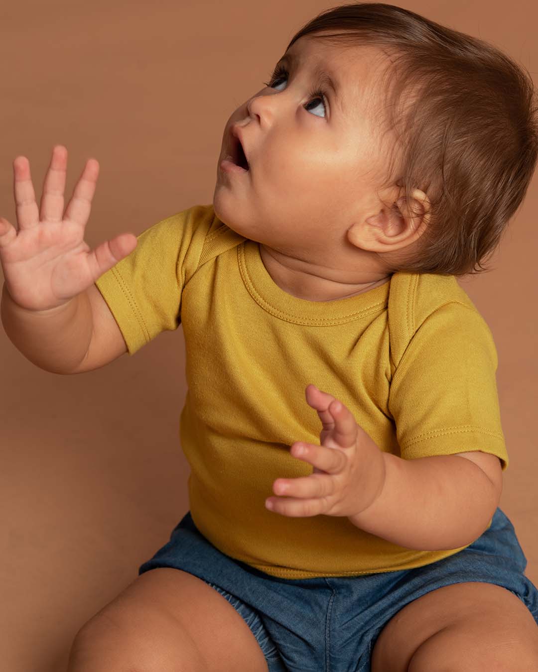 T-shirt in Mustard